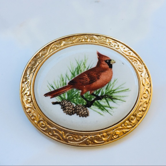 Avon Jewelry - Gold cardinal brooch pin pendant Avon